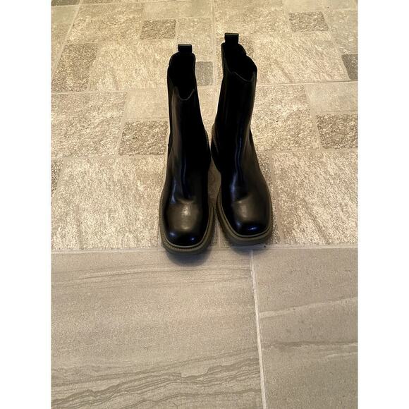Vince Camuto Black/Gray Block Heel Booties  - Size 9  NWOT - Picture 1 of 5